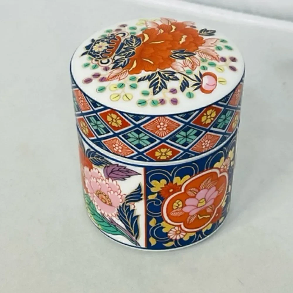 Vintage Japan Toyo porcelain lidded spice trinket jar Red Floral Blue Green Exce